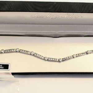 Beautiful Sterling Silver Ladies Bracelet .925 - 7 inches